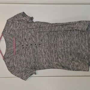 Women's Gray Short Sleeve Top